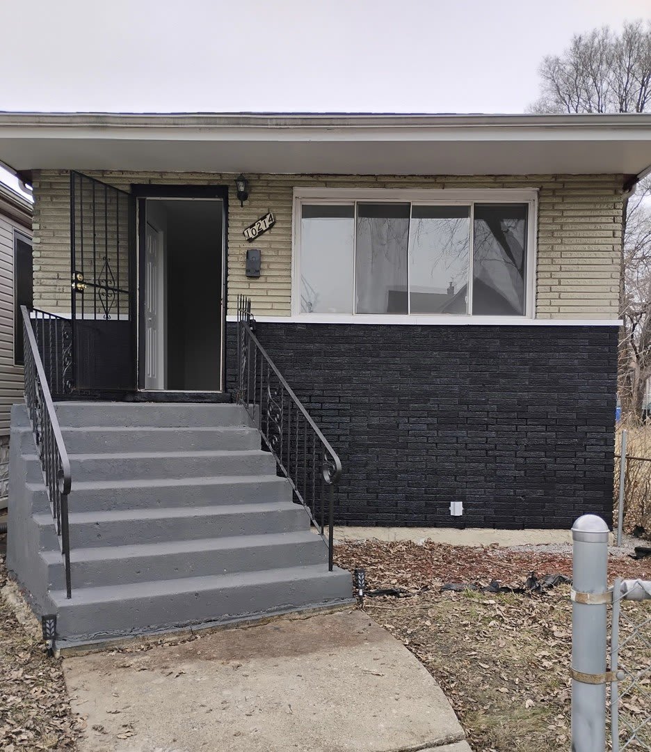 10214 S La Salle Street – photo 1