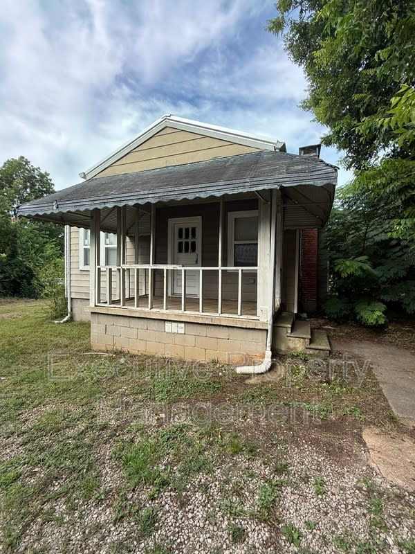 332 Woodward Road