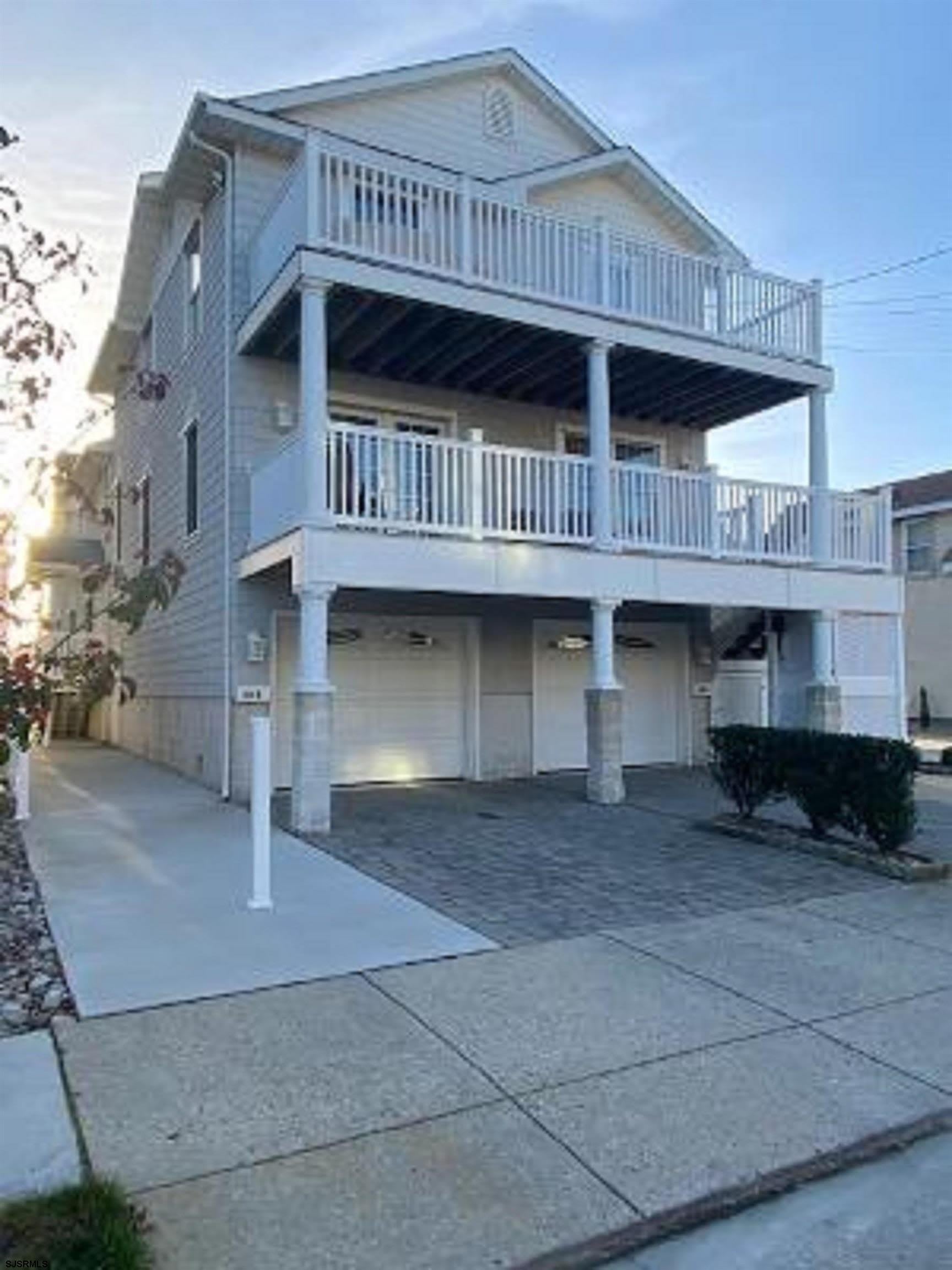 18 N Adams Avenue – photo 1 of 23