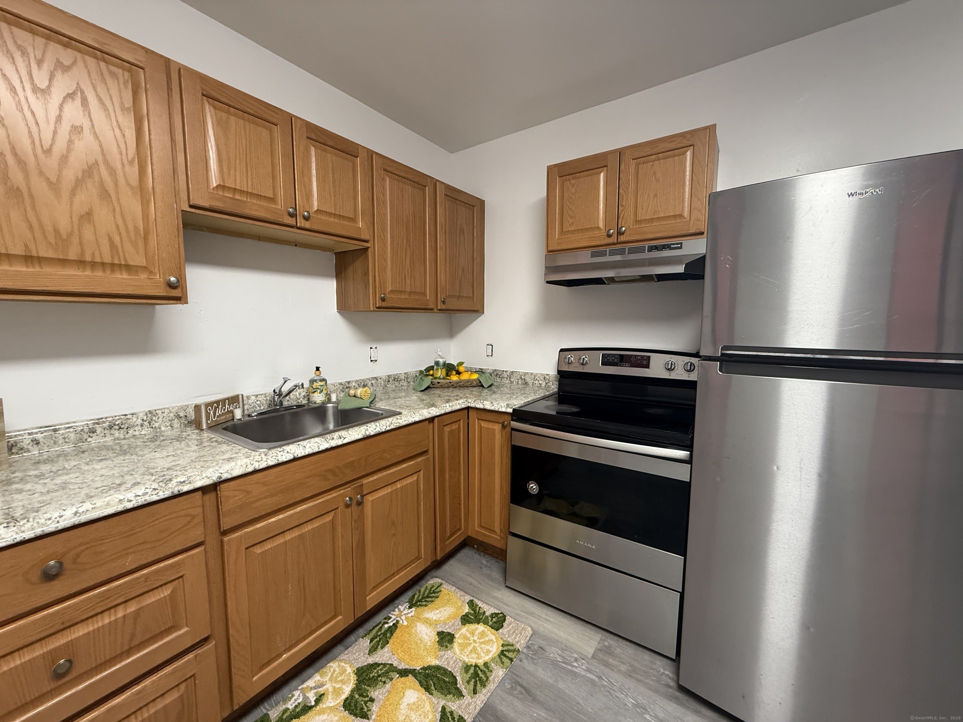 575 Bank Street – photo 1 of 11