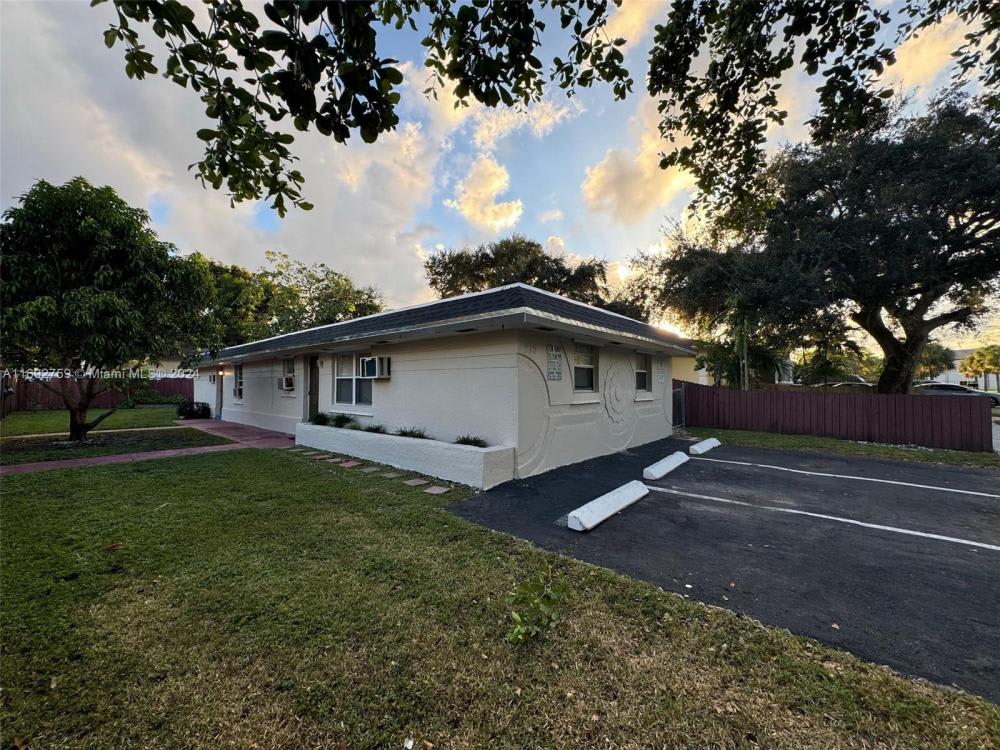 715 Sw 6Th St 2 – photo 1