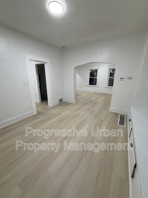 2016 Halstead Avenue – photo 1