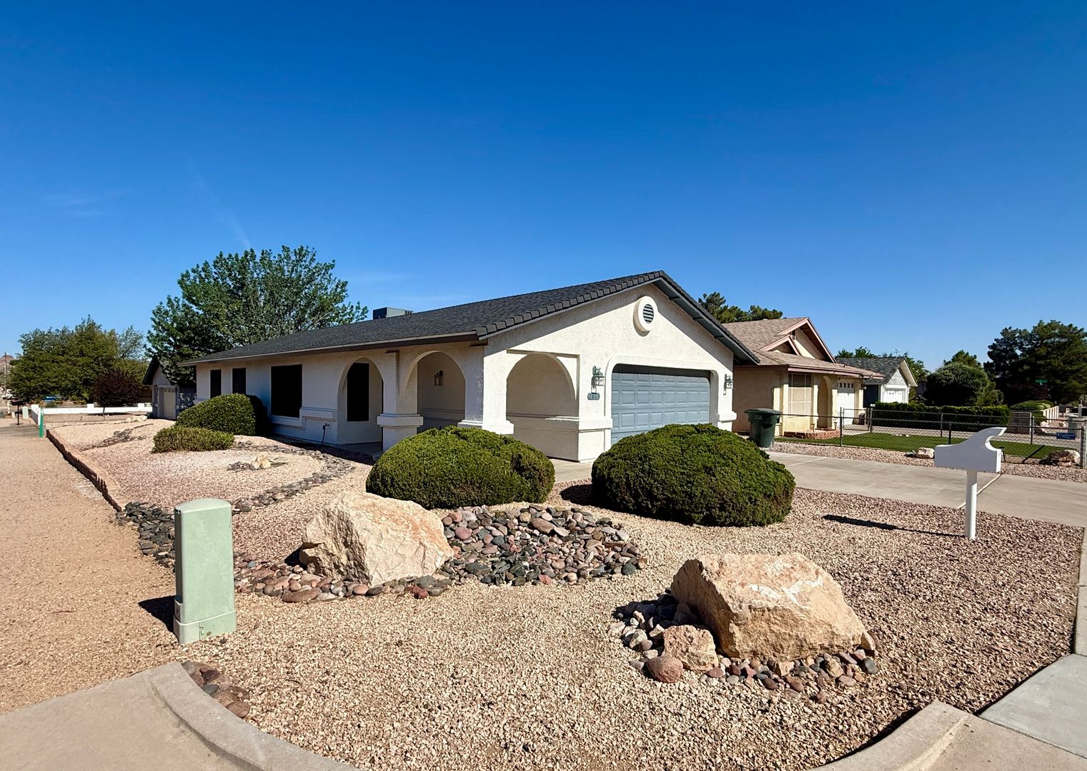Updated 3 Bedroom 2 Bathroom Home In Central Kingman Across From The Mohave County Fairgrounds – photo 1 of 190