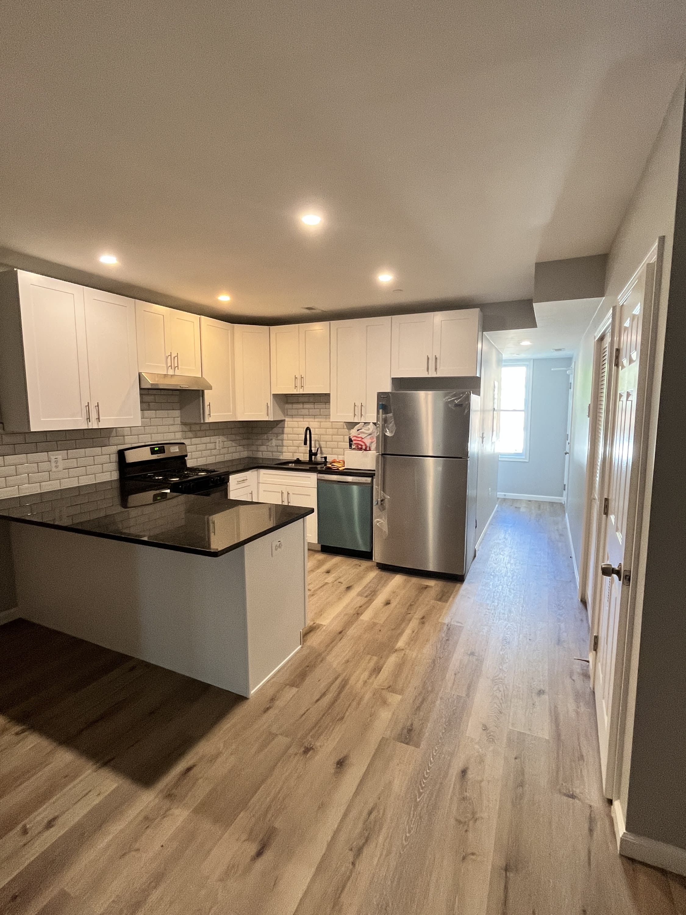 1709 E Street Northeast – photo 1