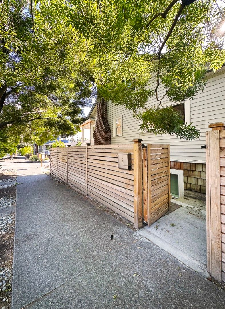 1Bd/1Ba Seattle Home – photo 1