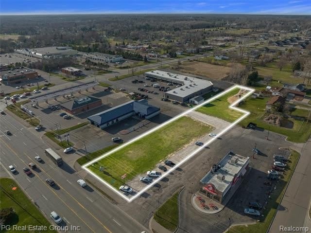 4480 CORUNNA Road – photo 1