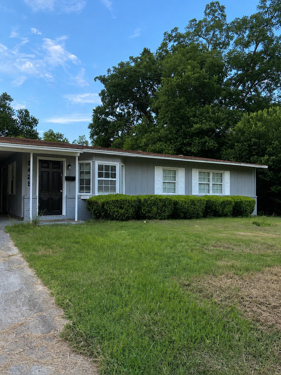 2435 Thrasher Avenue – photo 1