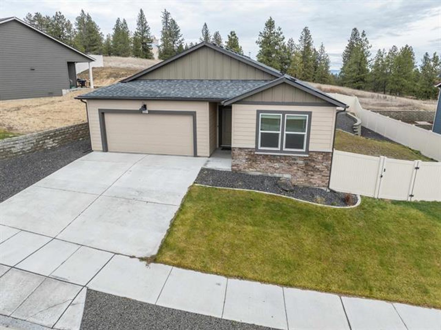 Newer 4 Bed 2 Bath Home In The Cheney Sd – photo 1 of 205