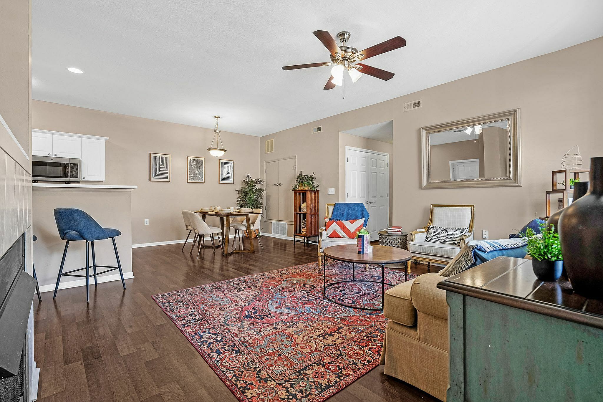 Marble Cliff Commons – photo 1