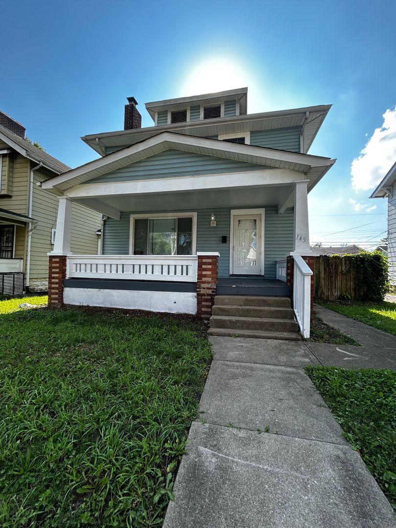 Spacious Three Bedroom 2-Story Single House with Basement – photo 1