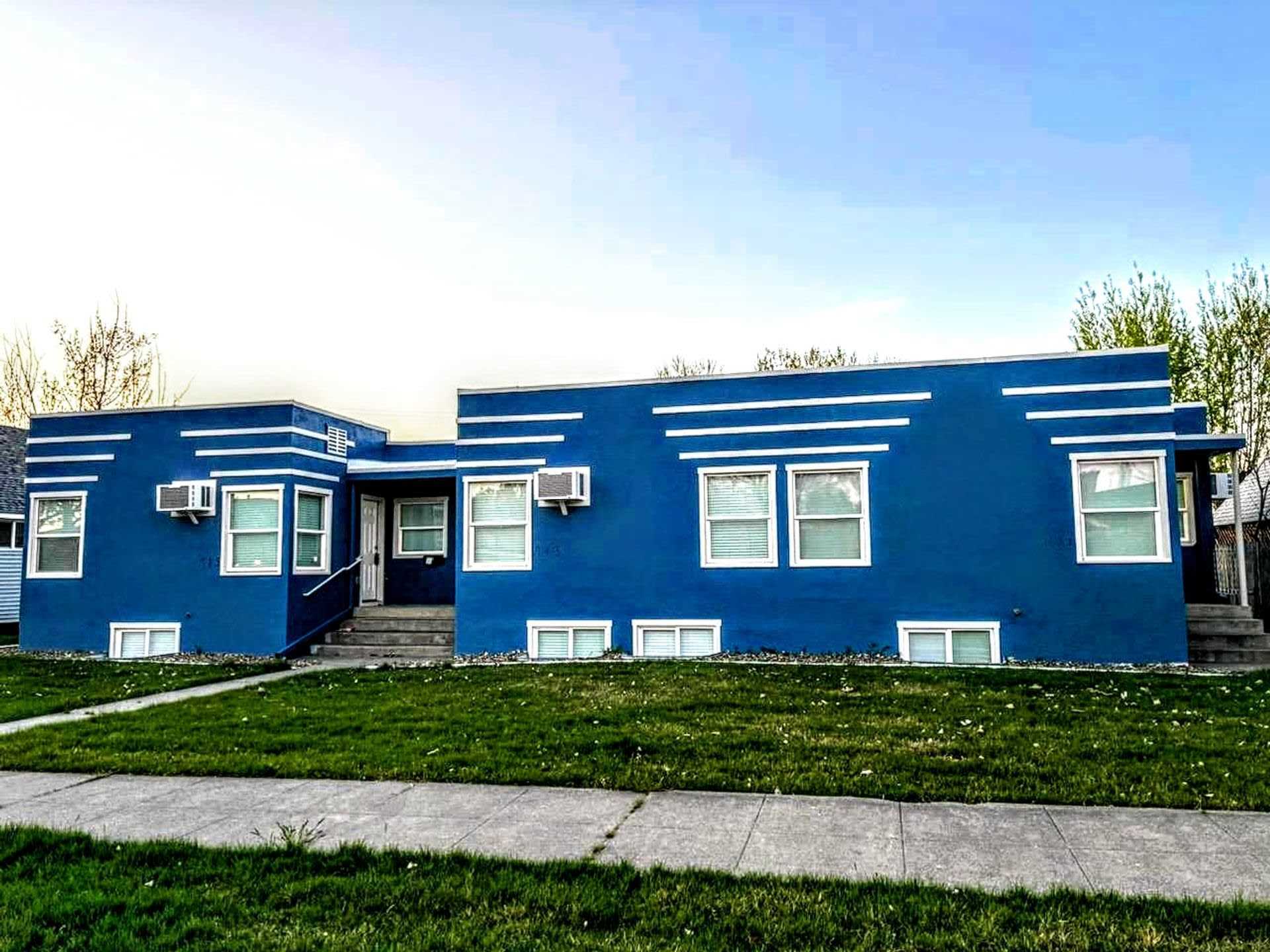 1 MONTH FREE ON A 12 MONTH LEASE! AFFORDABLE 3 BEDROOM, FULLY REMODELED! – photo 1