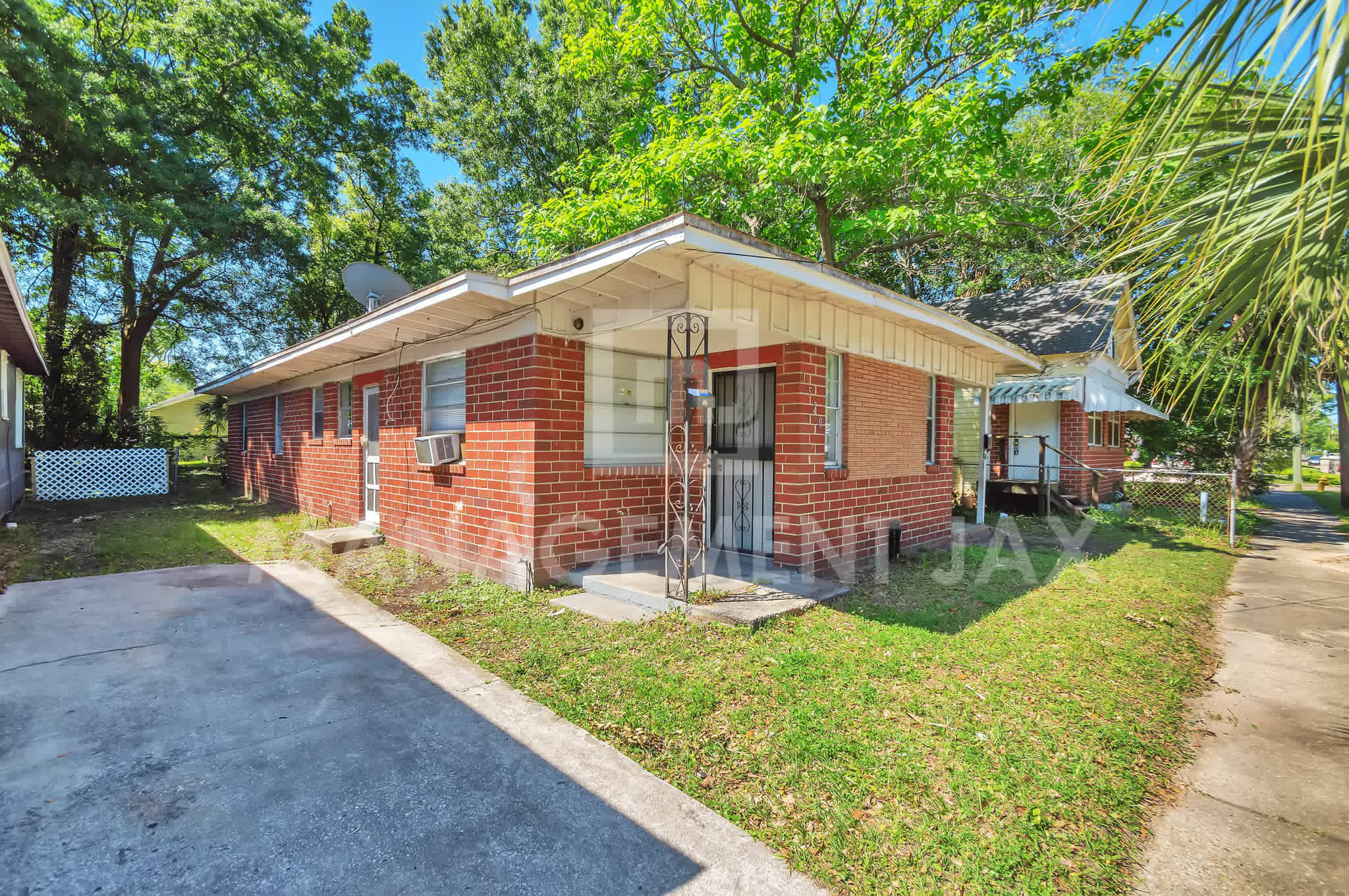 1520 West 25Th Street 1 – photo 1