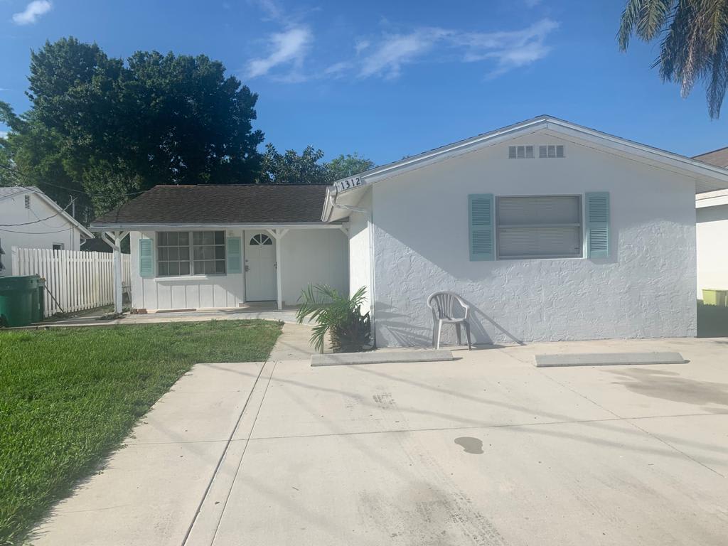 1312 Highlands Dr – photo 1