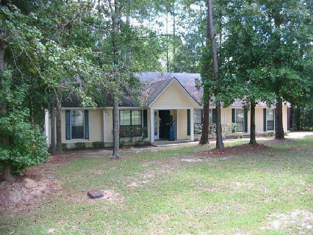 3 Bedroom/2 Bath home in Valdosta – photo 1