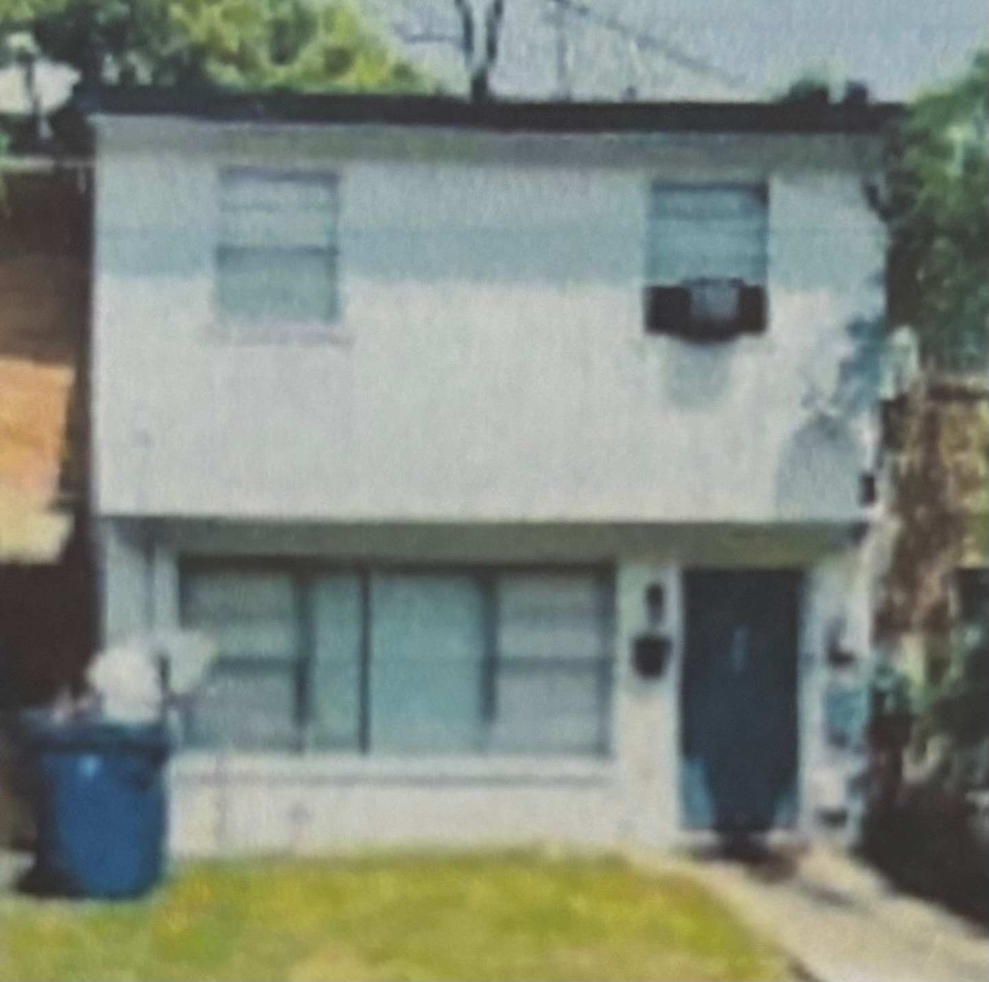 4413 Moncrief Road West – photo 1