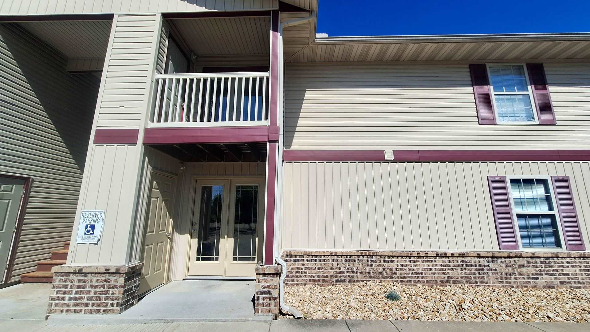 Collins Point 2 bedroom Apartment Home Ozark, MO – photo 1 of 31