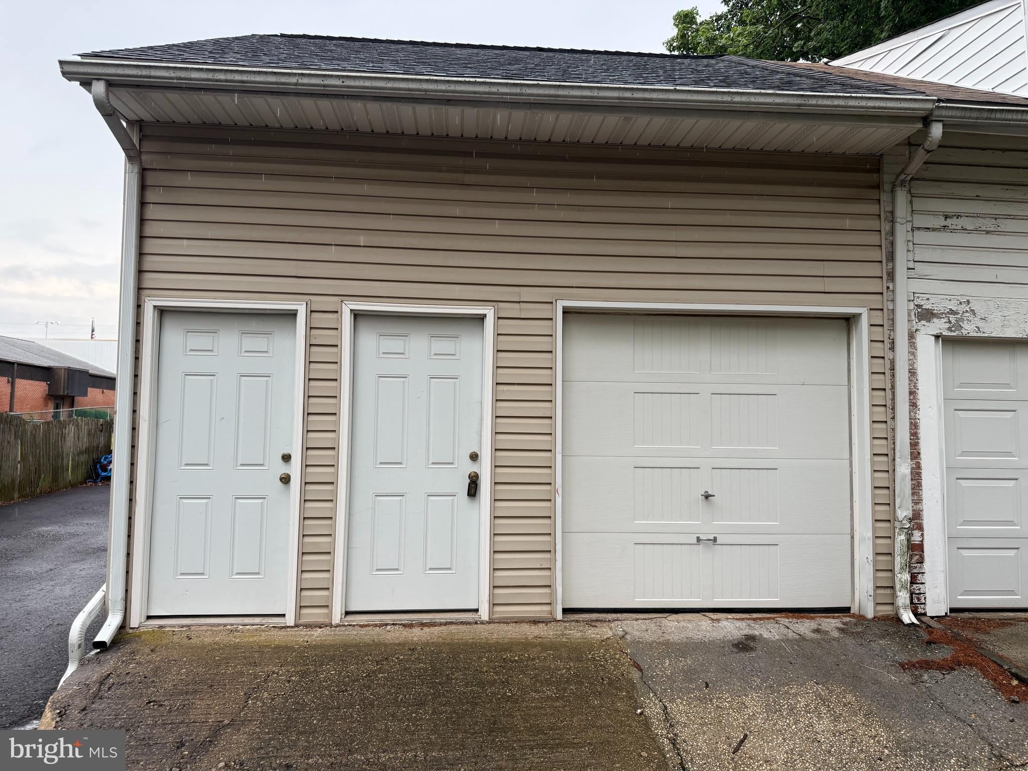 392 W BROAD Street – photo 1 of 8