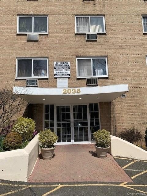 2035 Central Park Avenue – photo 1 of 10