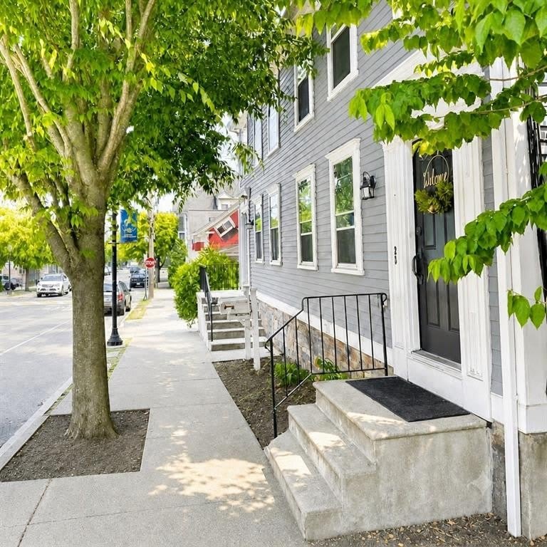 31 King Street – photo 1 of 199