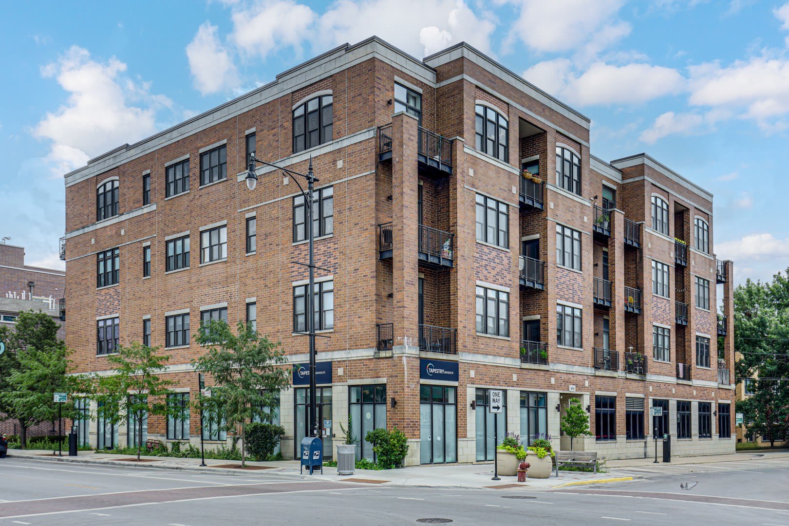 4755 N WASHTENAW Avenue – photo 1