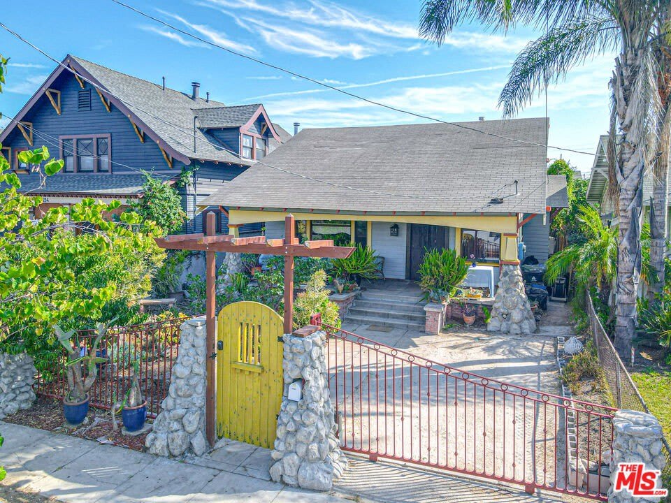 2230 INEZ St – photo 1