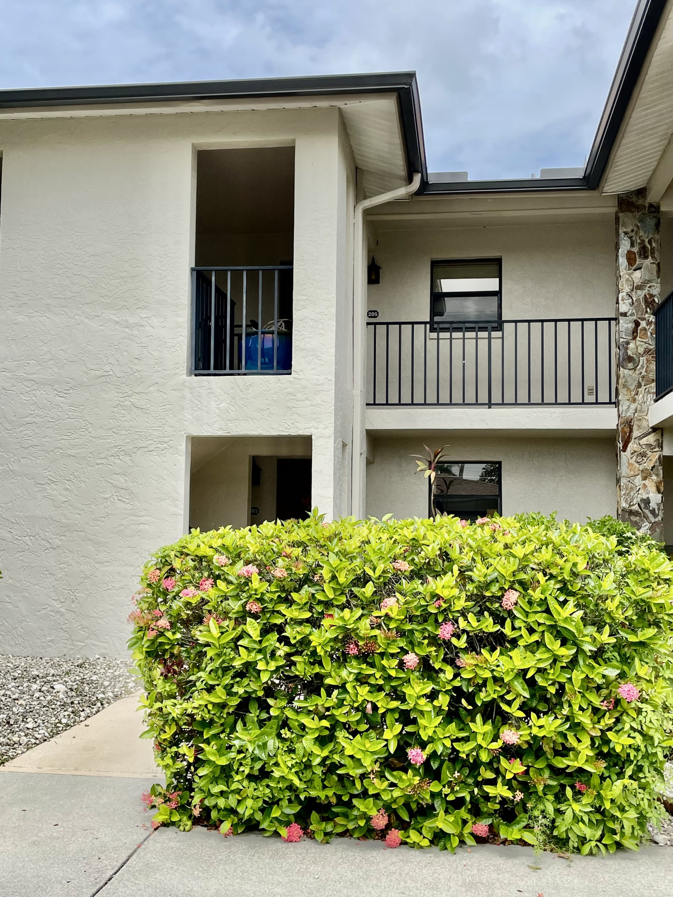 12498 Riverside Drive #205 – photo 1 of 22