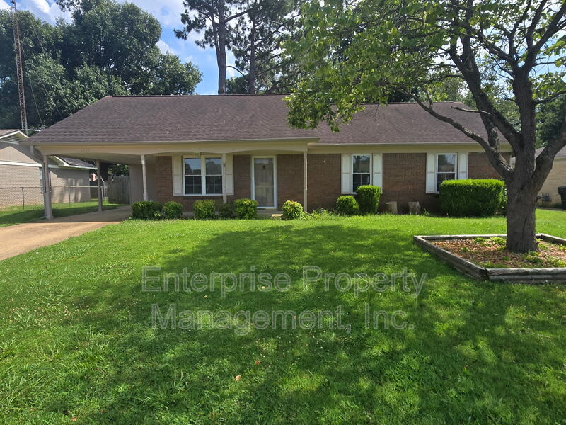 6967 Dawnhill Rd – photo 1 of 21