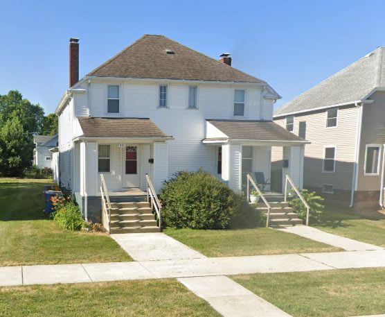 319 E 11th St – photo 1 of 11