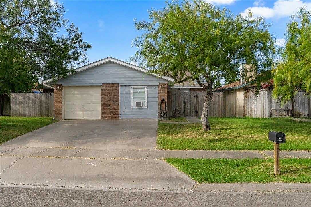 6612 Hardwick Drive – photo 1