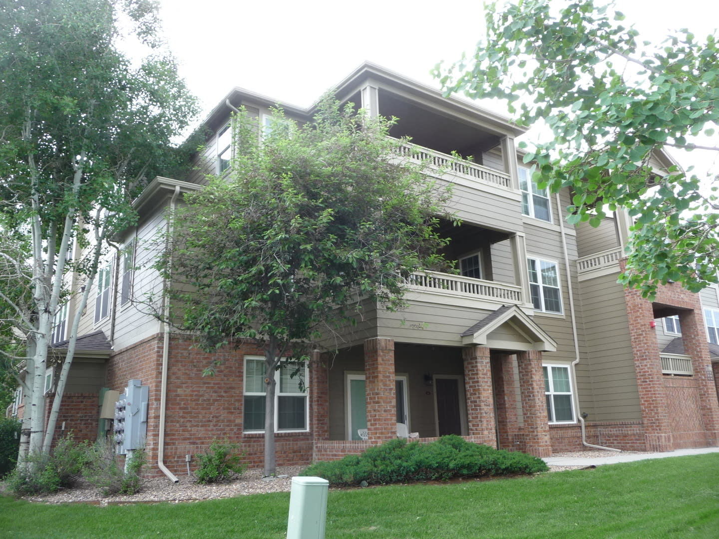 Bright 2-Bedroom Ironstone Condo with Covered Deck, Walk-In Closets &amp; Resort-Style Amenities – photo 1 of 23