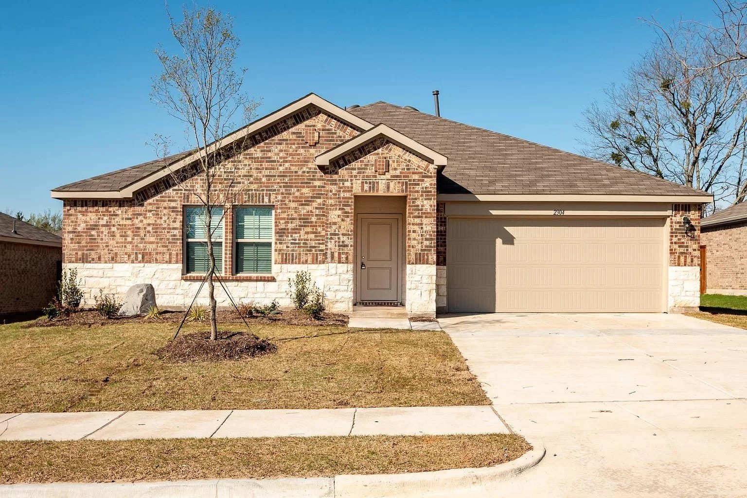 2304 Alamo Drive – photo 1