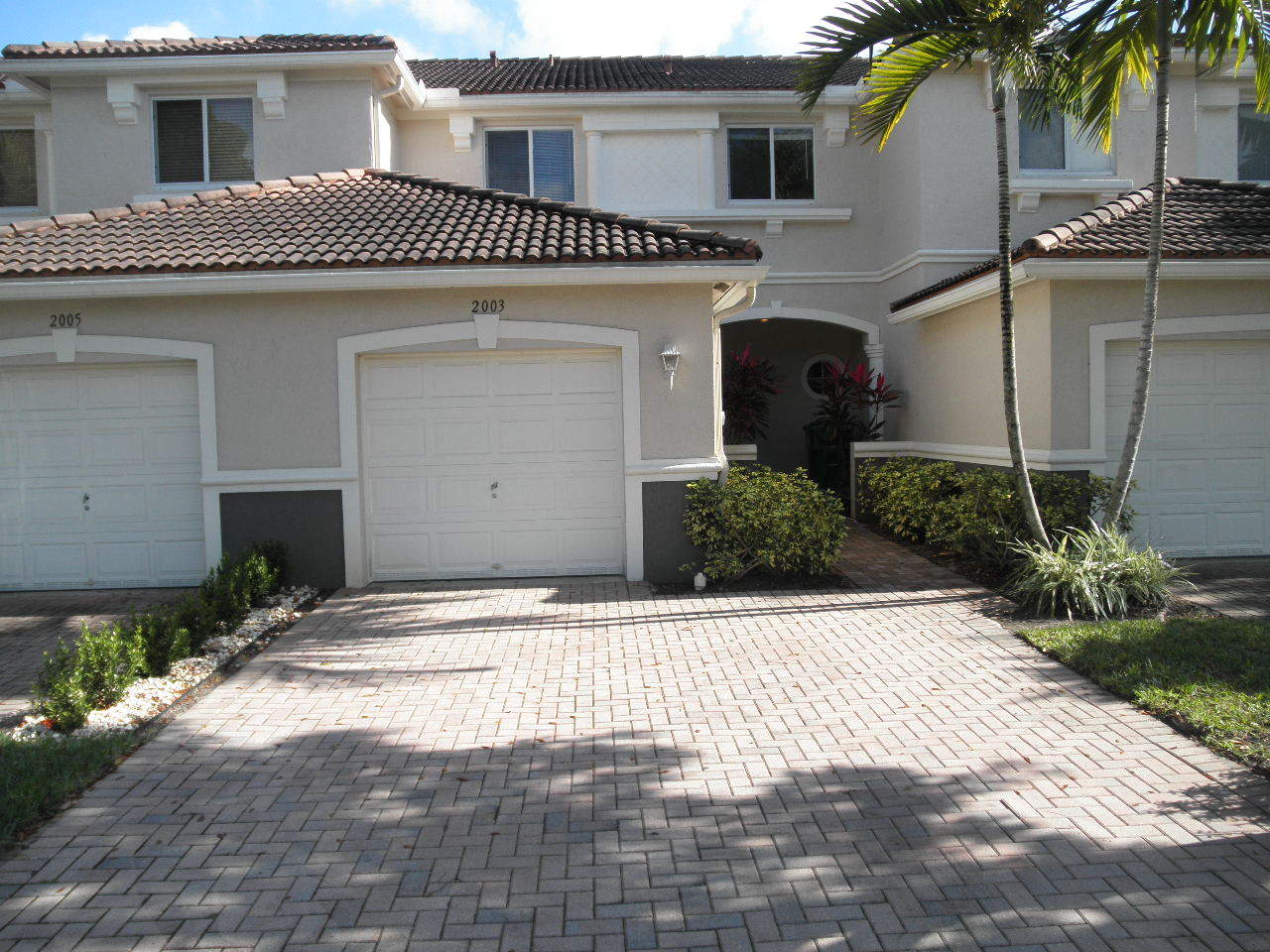 Thousand Oaks – photo 1
