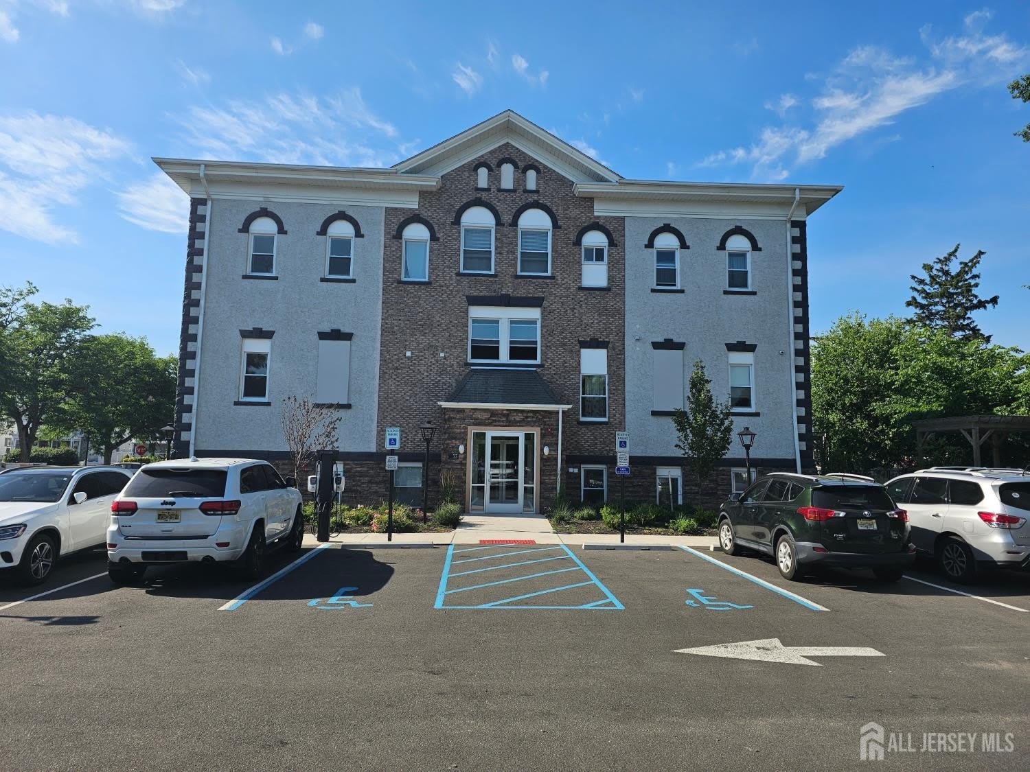 33 2nd Street – photo 1 of 10