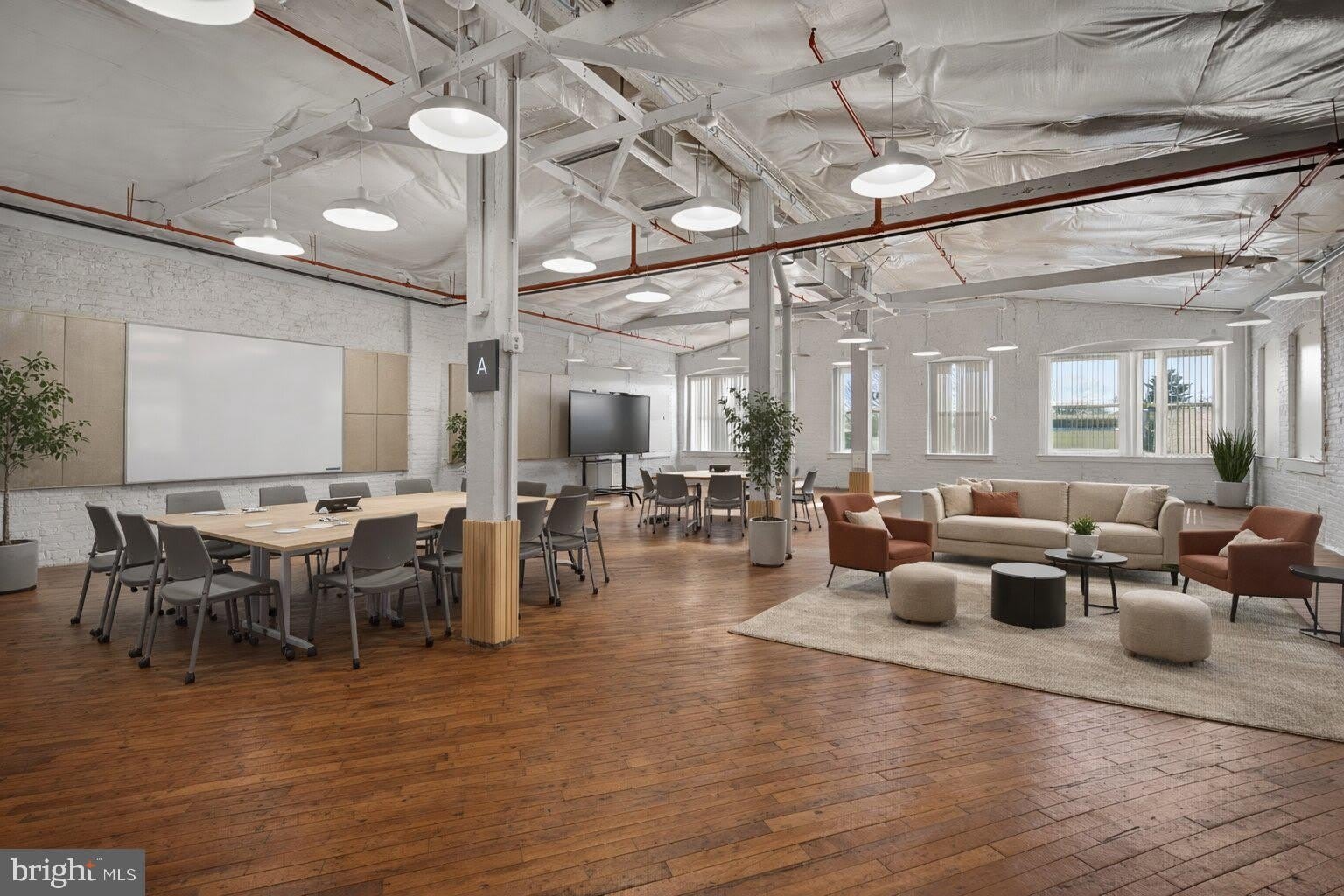 117 S West End Avenue – photo 1