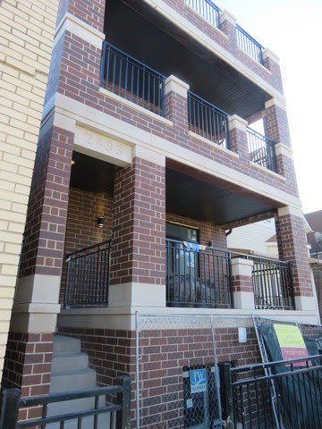 2836 N Kedzie Avenue – photo 1