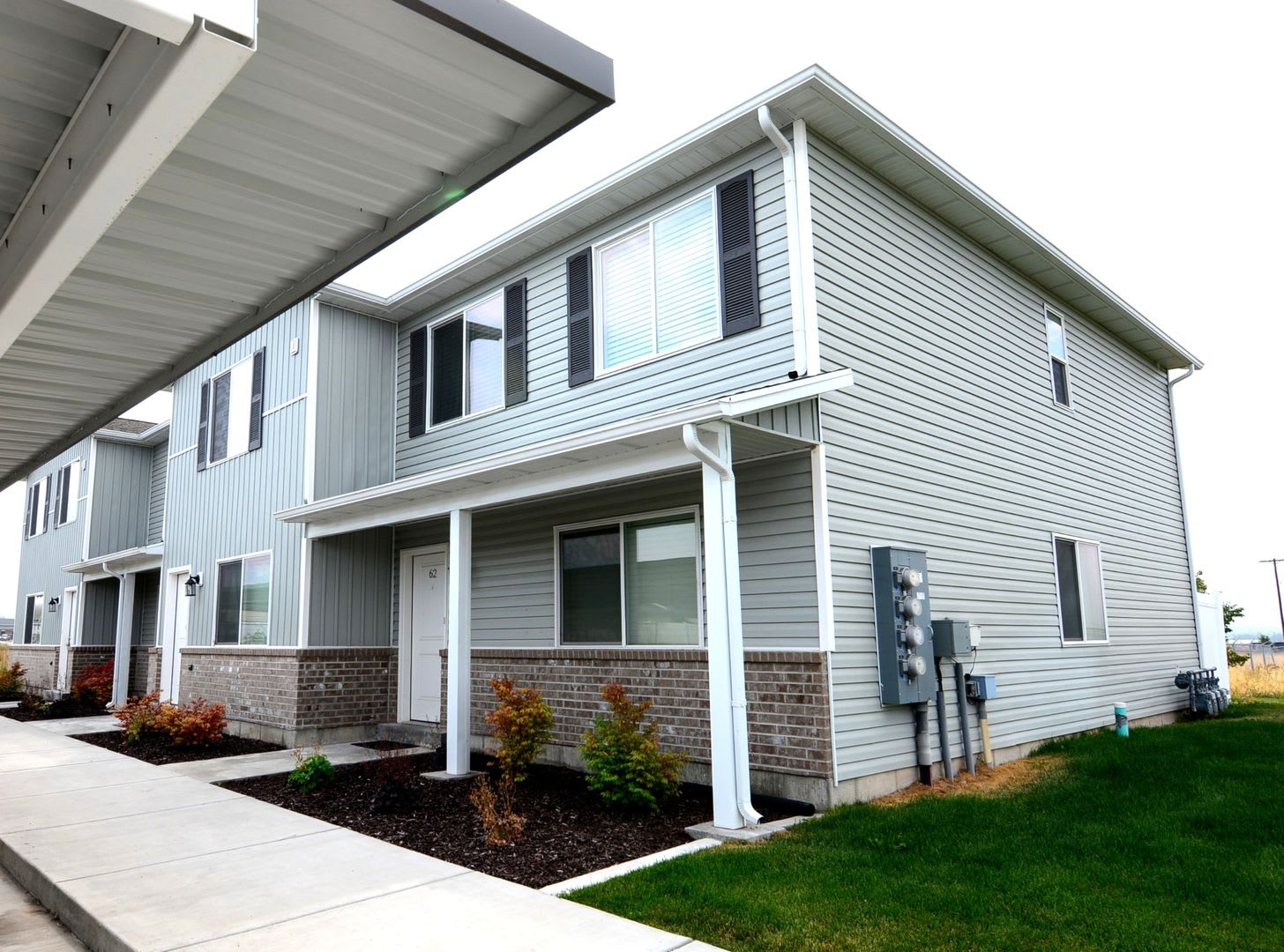Upscale 2 Bedroom Smithfield Apartment Home – photo 1 of 15