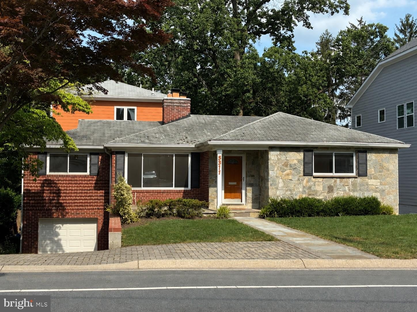 5311 SANGAMORE Road – photo 1