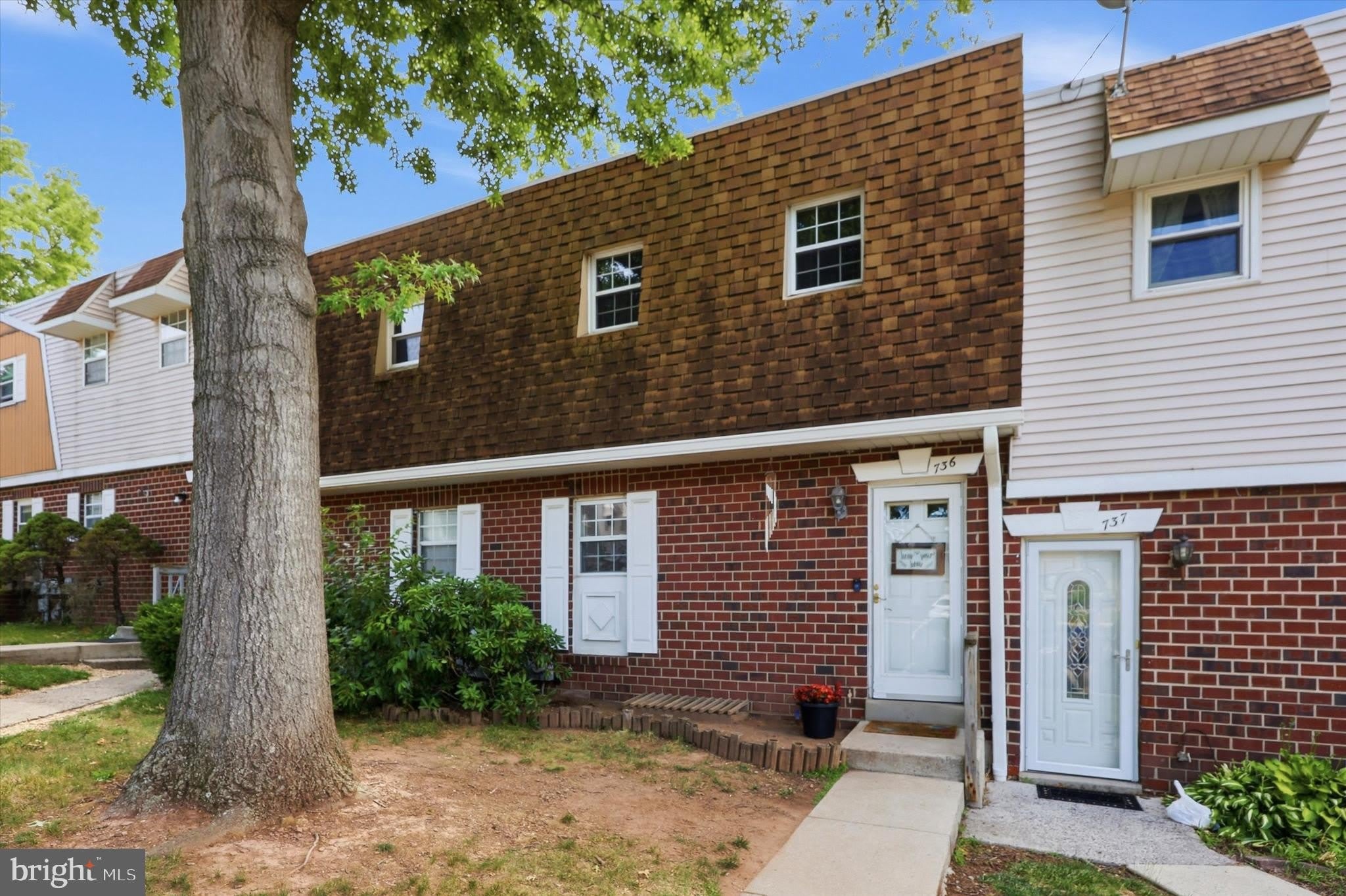 736 VILLAGE Lane – photo 1 of 29