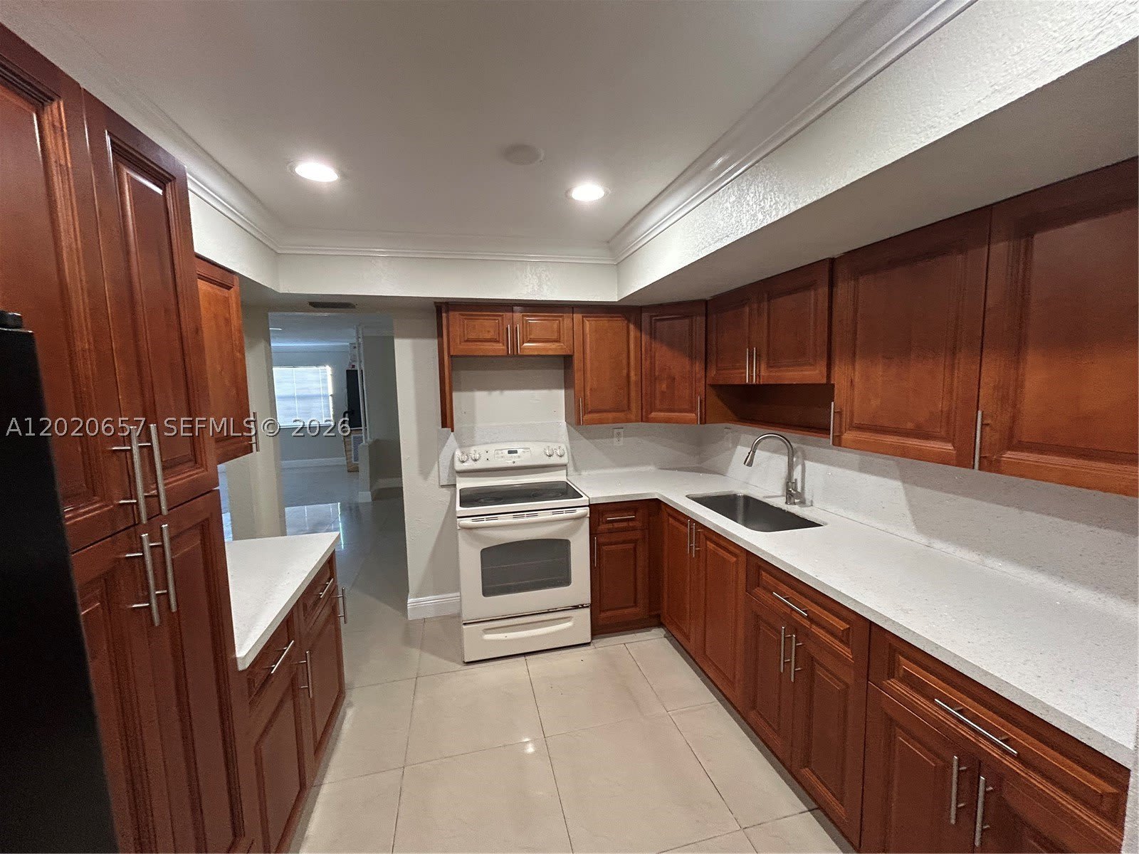 6701 SW 7th Pl – photo 1 of 5
