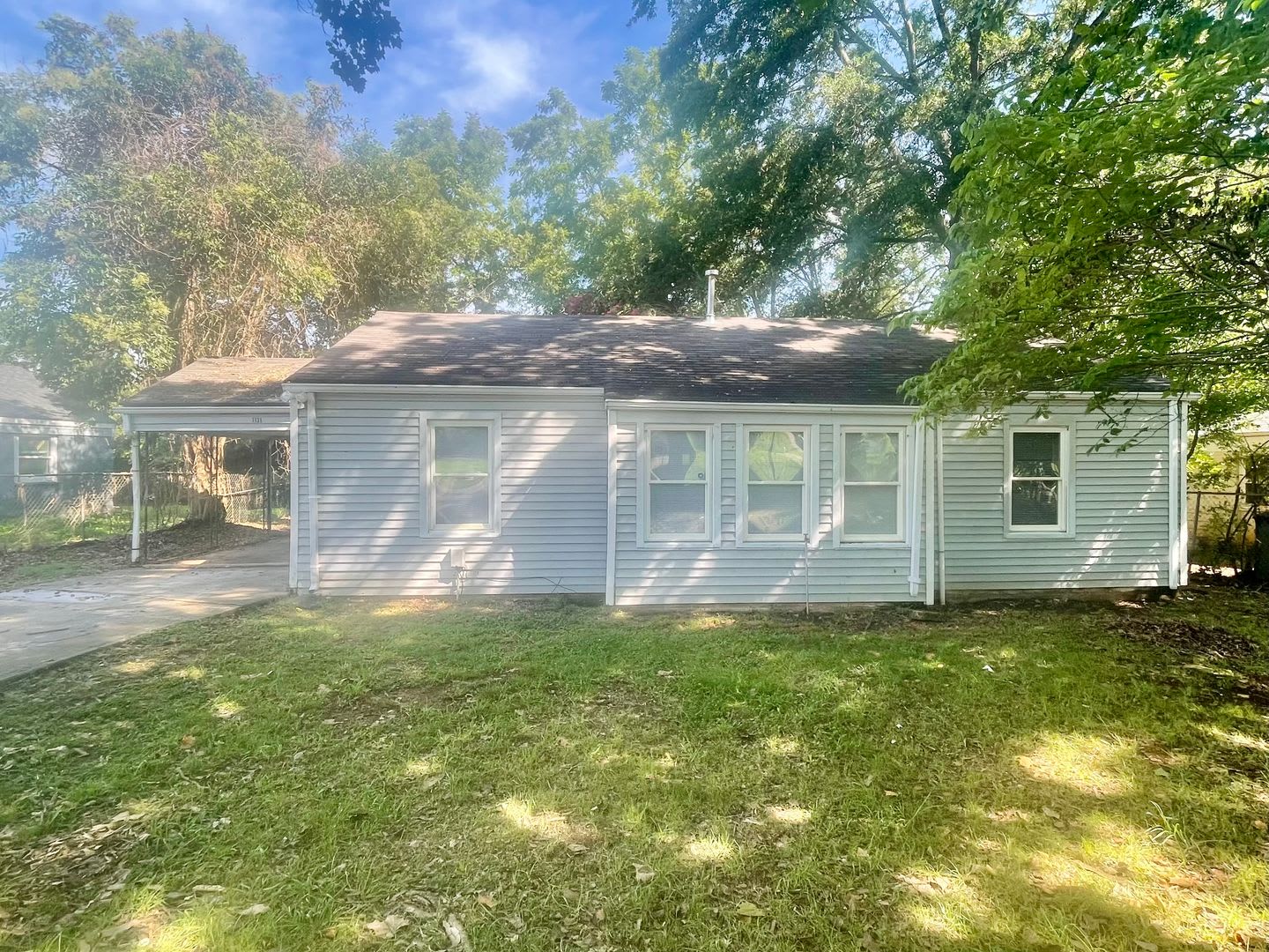 Adorable 3 Bedroom 1 Bath Home With A Small Carport Located In Rock Hill – photo 1