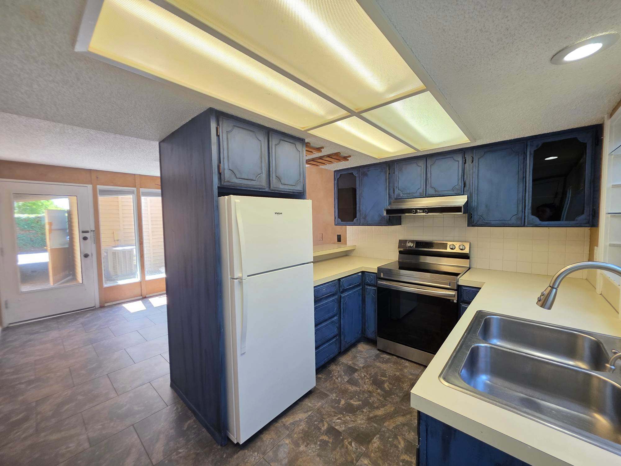 1623 Mowry Square – photo 1