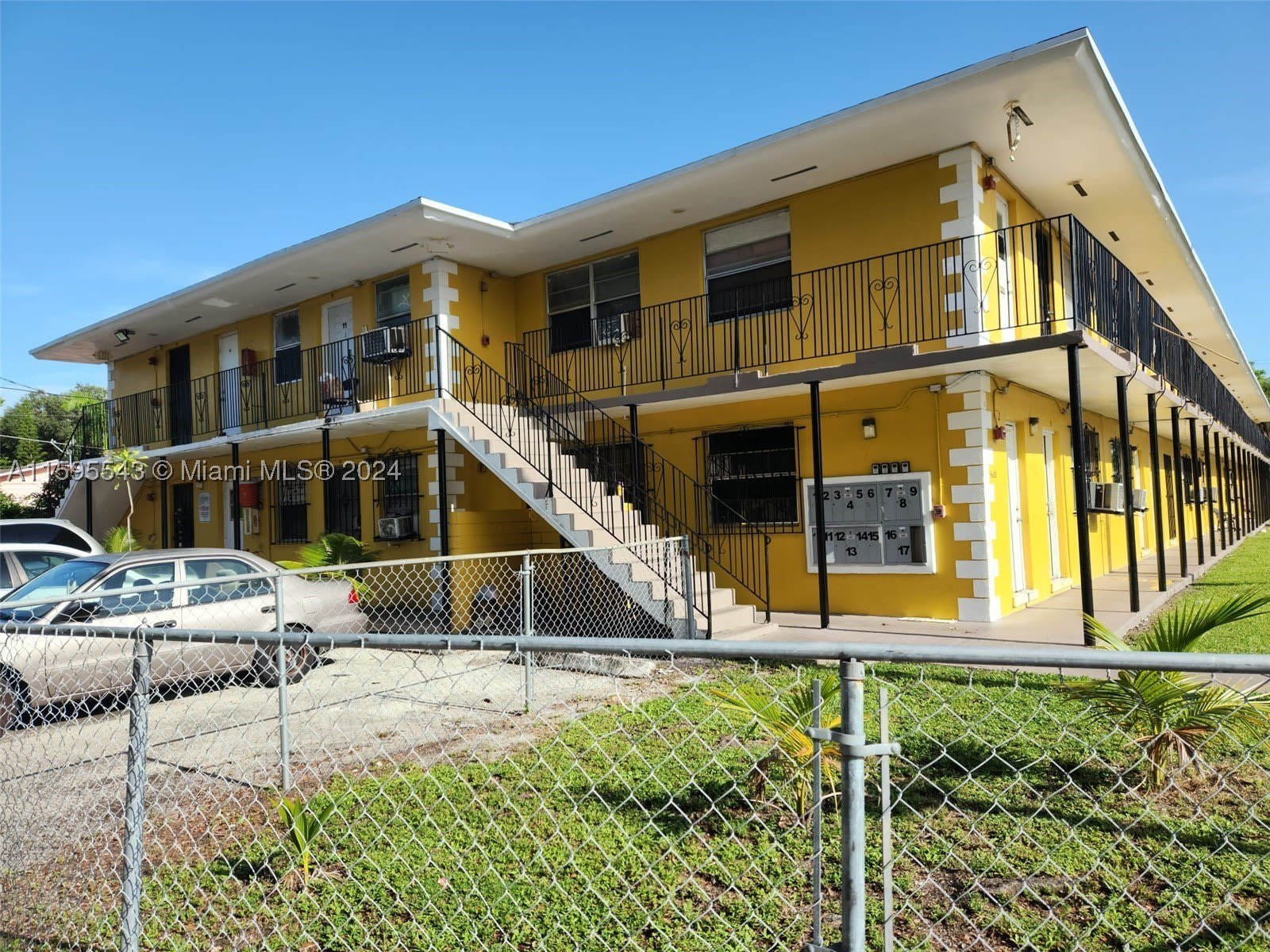 5600 Nw 7Th Ct – photo 1