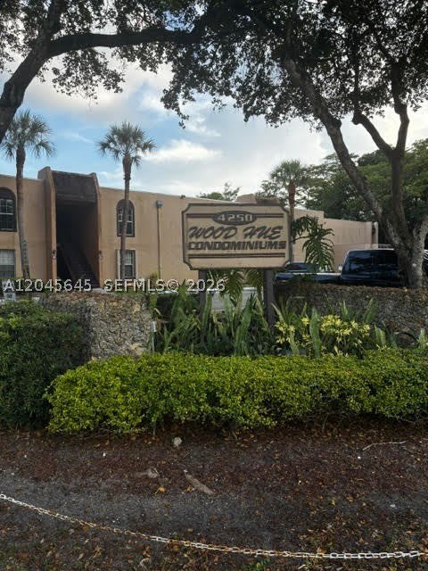 4220 NW 21st St – photo 1 of 12