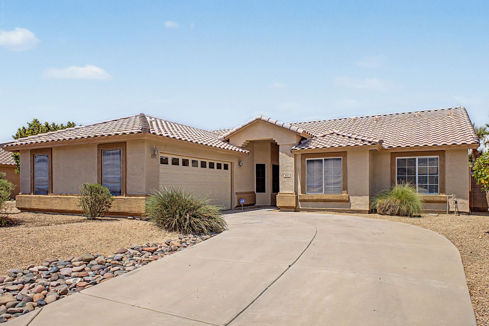 Perfect 4 BR Single Level Home – photo 1