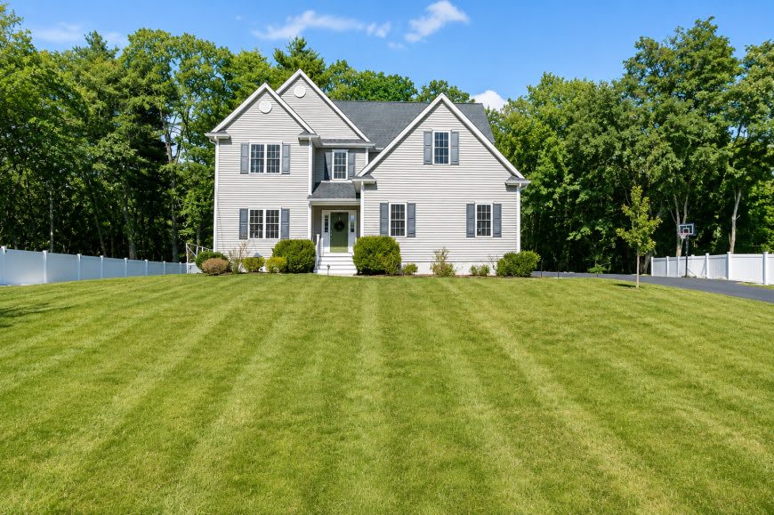 250 Willow St. – photo 1 of 10