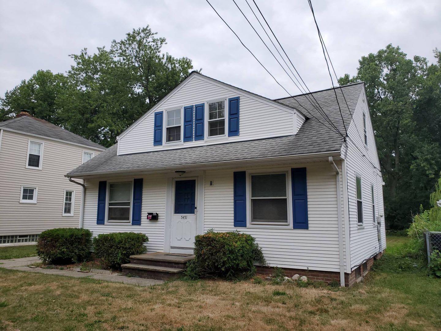 Charming 4-Bedroom Property in Prime Location – photo 1 of 43