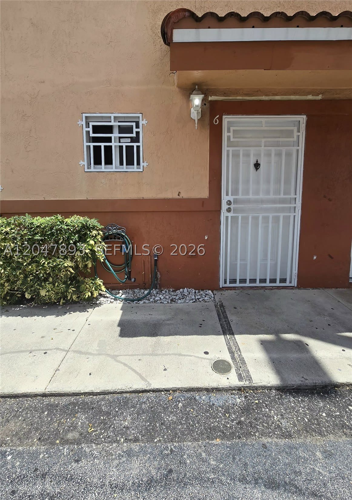 8075 NW 8th St – photo 1