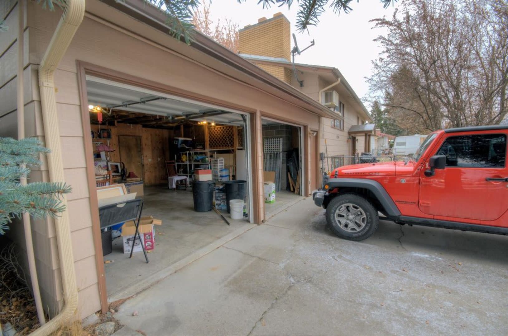 2 Bed, 1 Bath with Garage Space in Missoula – photo 1