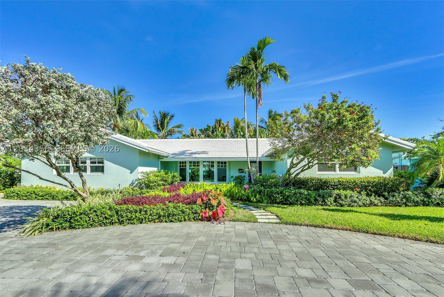 5800 NE 15th Ave – photo 1
