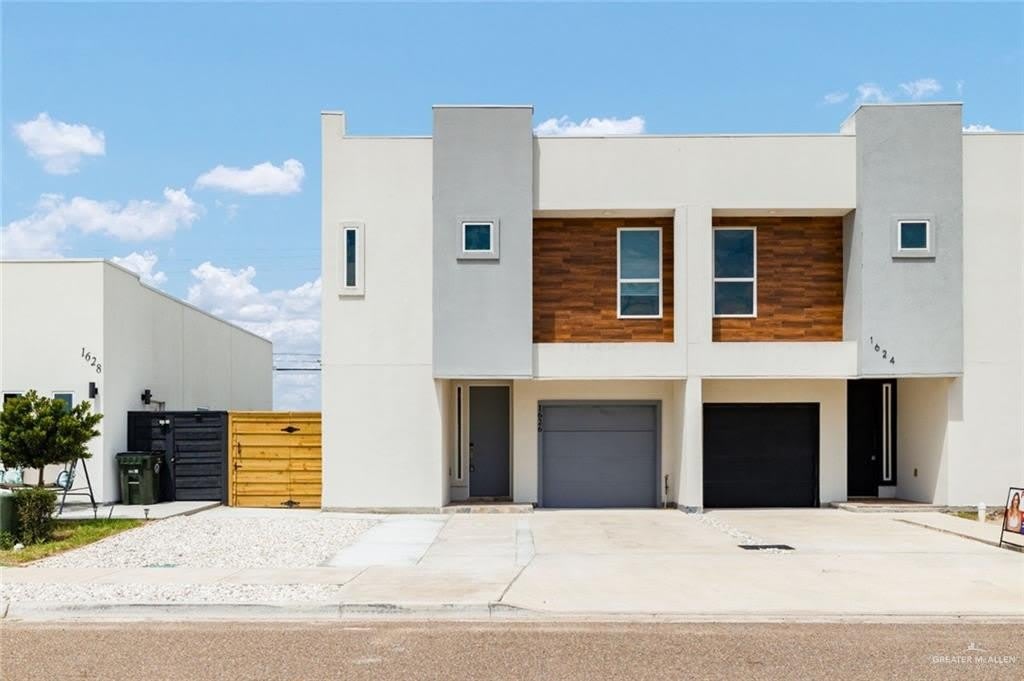 1626 W B Street – photo 1